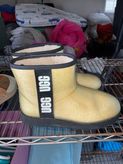 Ugg boots women’s size 8