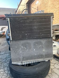 2003 Volvo VNL Semi truck Radiator Assembly.