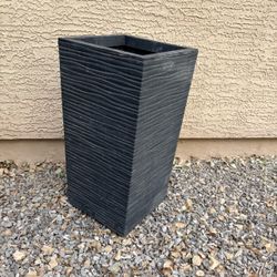 Medium Black Square Planter