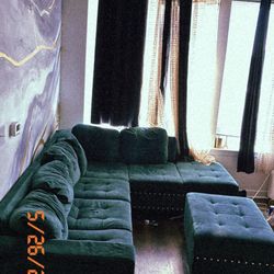 Sectional couch with ottoman