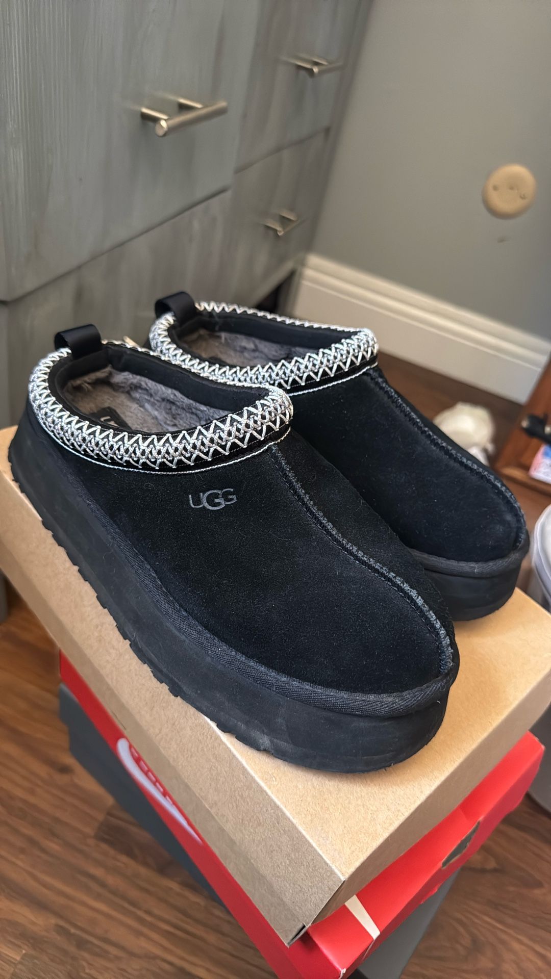 Black Platform Uggs