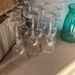 Set Of 10 Wine Glasses