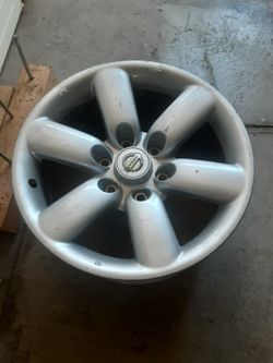 Titan Wheels (Nissan Hardbody Datsun Truck Mini 6 Lug Toyota Pick Up Isuzu Mazda Mitsubishi Ford Oem Rims Tire Tires New Used Set 620 521 Hilux Repu)