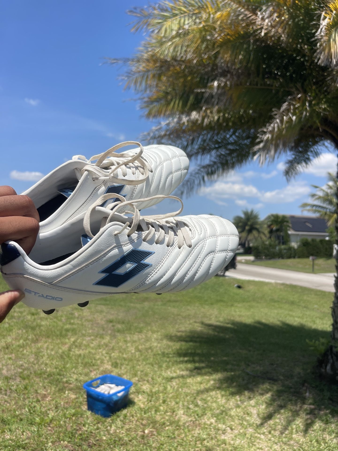 Lotto Soccer cleats