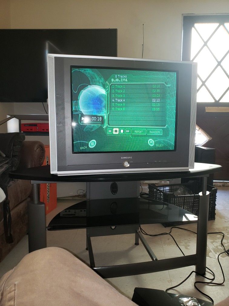 Samsung TX-R2435
CRT retro TV