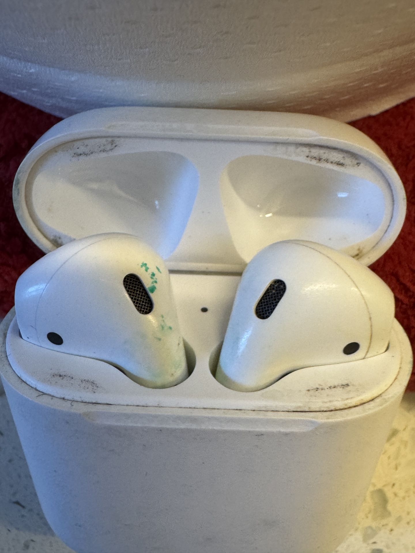 AirPods Gen 2