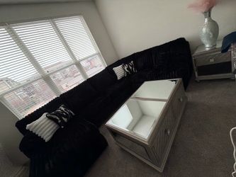 Couch for sale (not boneless)
