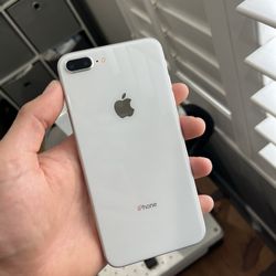 iPhone 8 Plus Silver Unlocked 