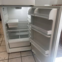 Inglis By Whirlpool Standard Fridge/Freezer