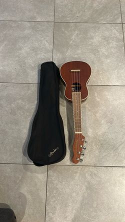 FENDER" Natural Seaside Soprano Ukulele W/Case