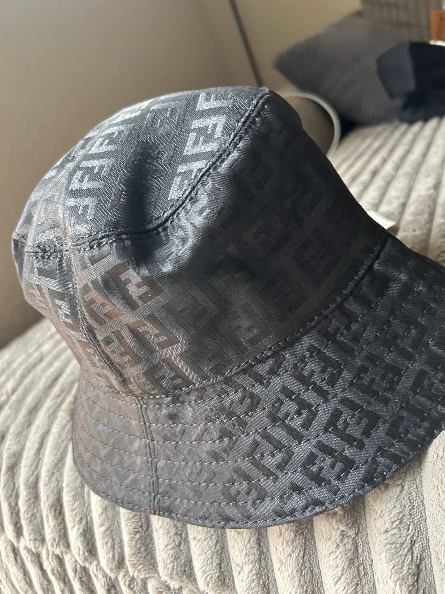 Bucket hat