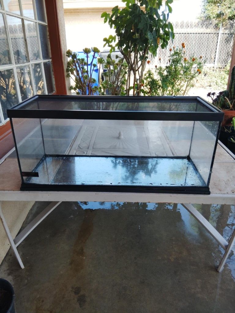 20 Gallon Reptile Enclosure