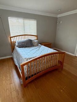 Queen bed set