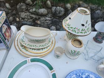 Old Christmas dish set