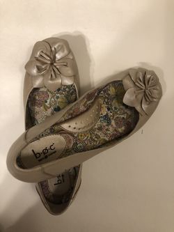 boc shoes B.Ø.C women leather shoes with flowers size 8