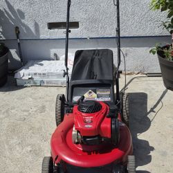 Troy Billt Push Law Mower In Good Working Condition 