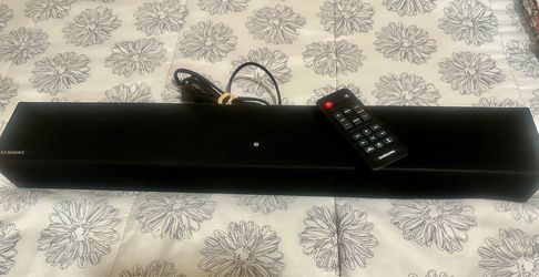 Samsung Surround Sound  Bar - Like New!