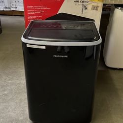 Frigidaire Air Conditioner 14K BTU - LIKE NEW Portable Air Conditioner FFPA1422U1