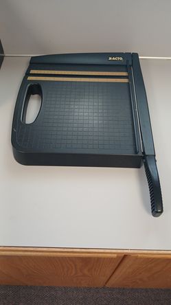 X-Acto 12" Base Guillotine Style Paper Trimmer 10 sheet capacity