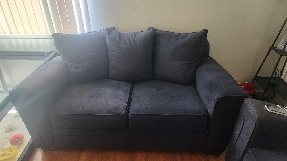 Couches/ Sofa