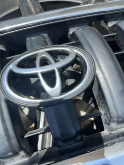 Toyota Grill 12-16