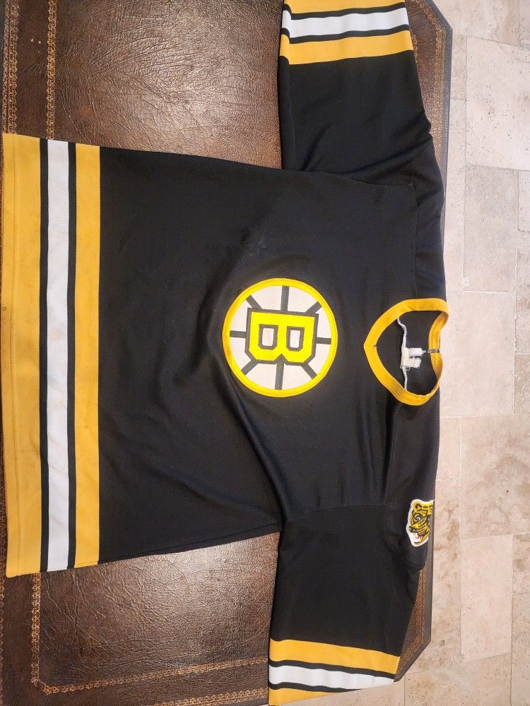 Boston Bruins 1990s Jersey with Shoulder Patches