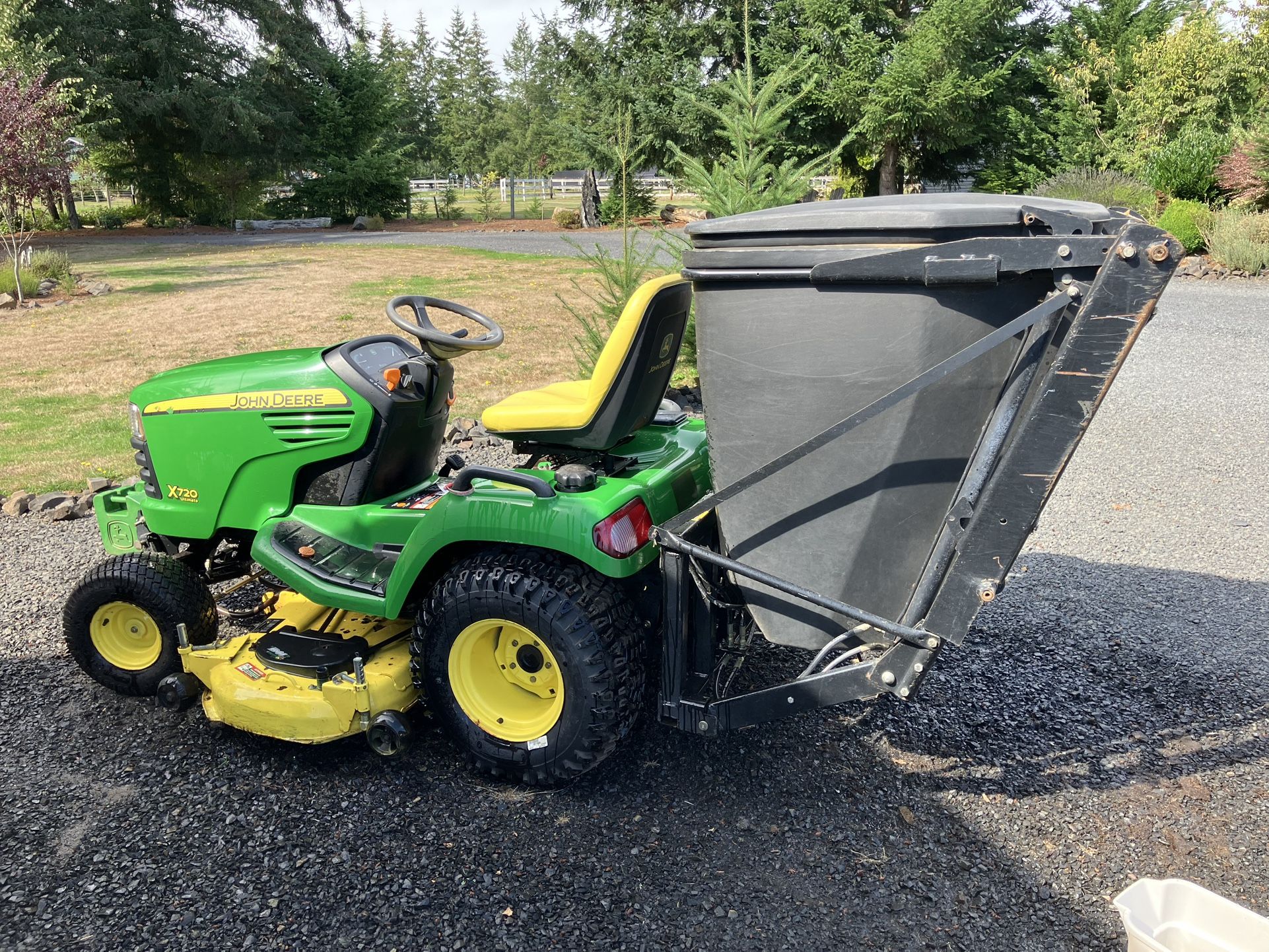 John Deere X720