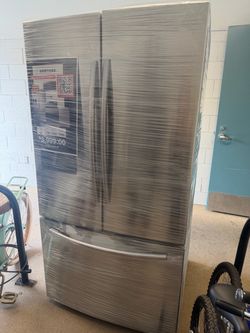 Samsung RF28HFEDBSR French Door Refrigerator