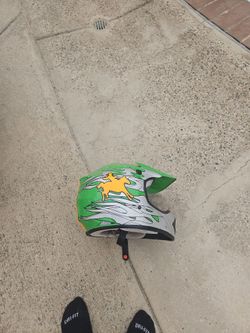 2 helmets.