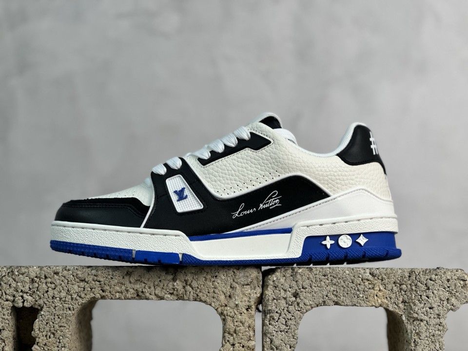 Louis Vuitton/ Sneakers