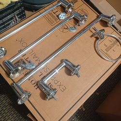 Bathroom Towel Bars (25.5 And 19.5) And Toilet Paper Holders. $10 Each