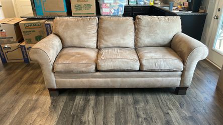 near perfect condition soft comfy couch