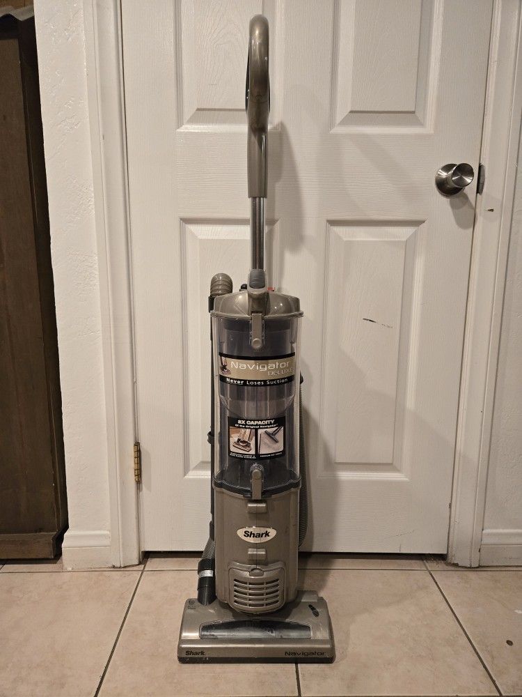 Shark Navigator Deluxe