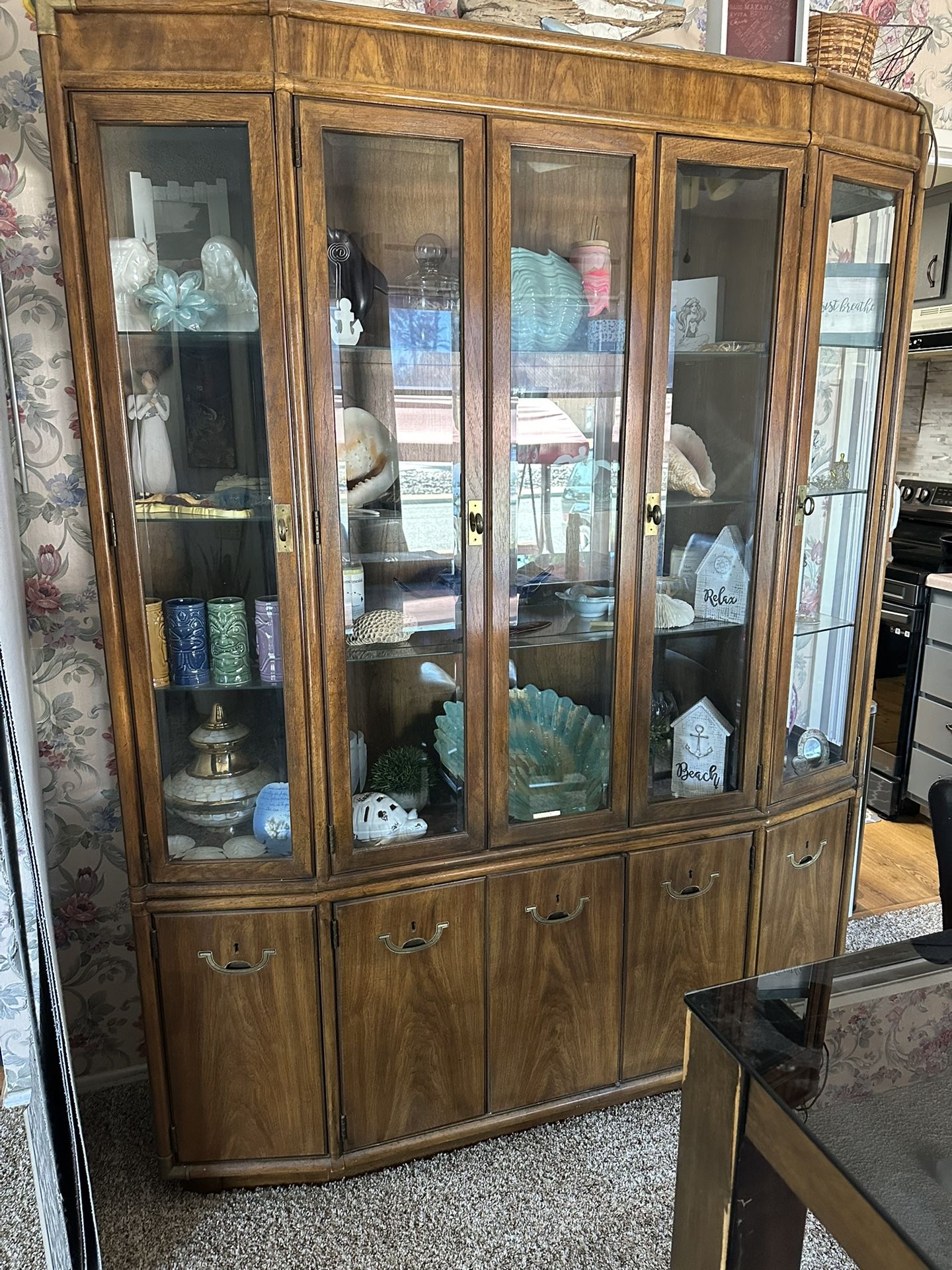 Drexel Dining Set Hutch