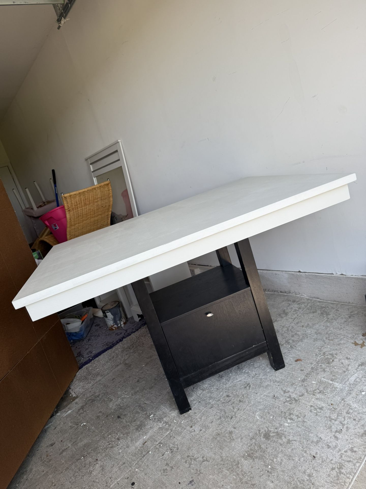 Square Counter Height /// Table