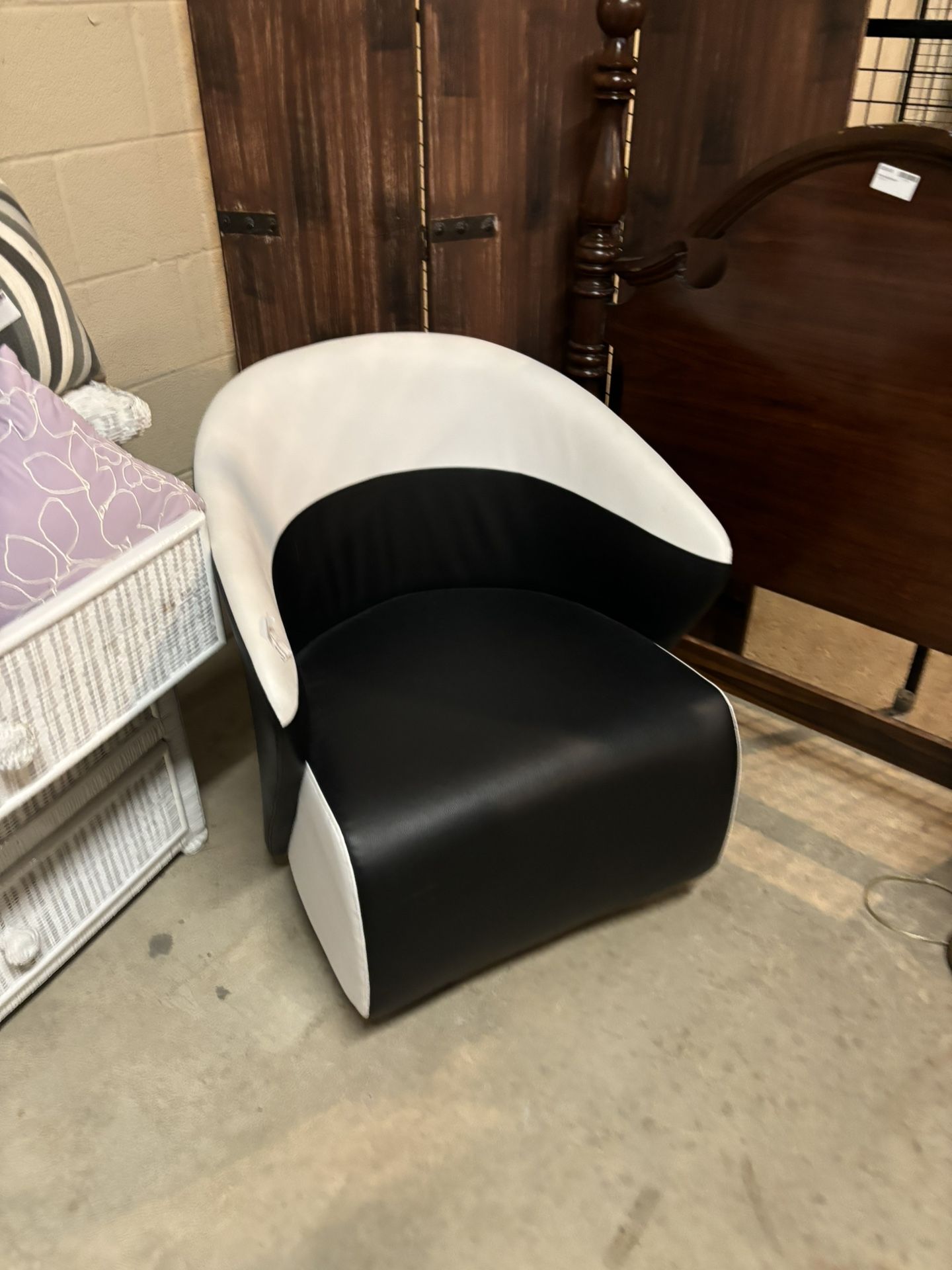 Casual Leather Chair
