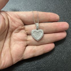 925 Sterling Silver Heart ❤️ Pendant With Chain.