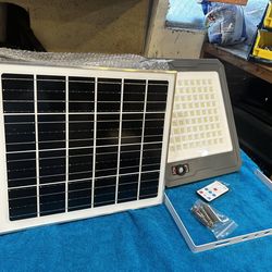 PRIVATE STREET SOLAR LIGHT 2 PIECES is 1 UNIT  1000   WATTS