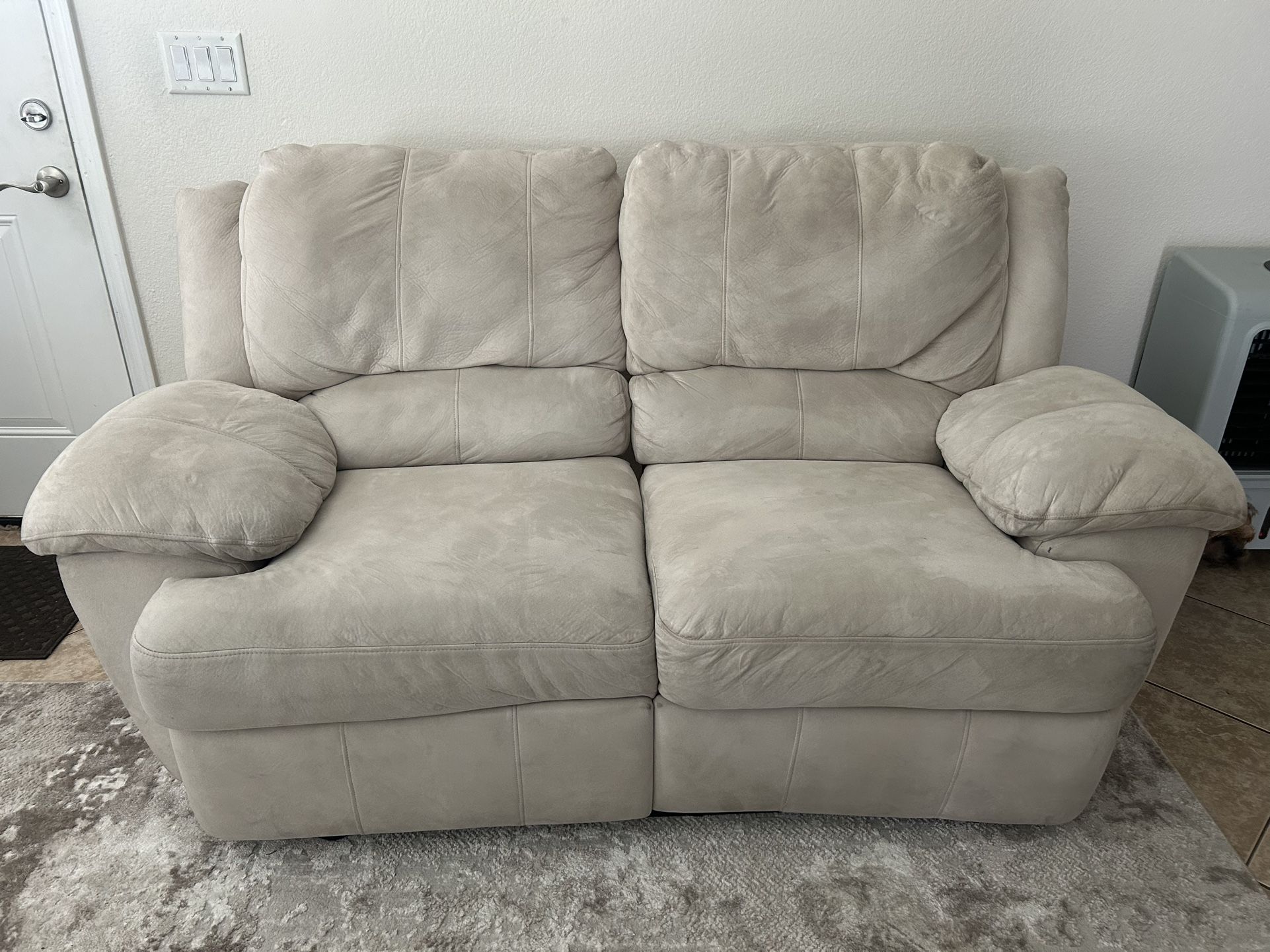 Love Seats / Couches
