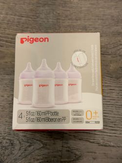 Brand new in box pigeon plastic baby bottles (5 oz, 4 pack)