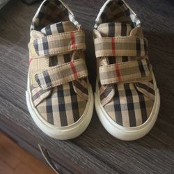 Burberry kids hotsell shoes sale
