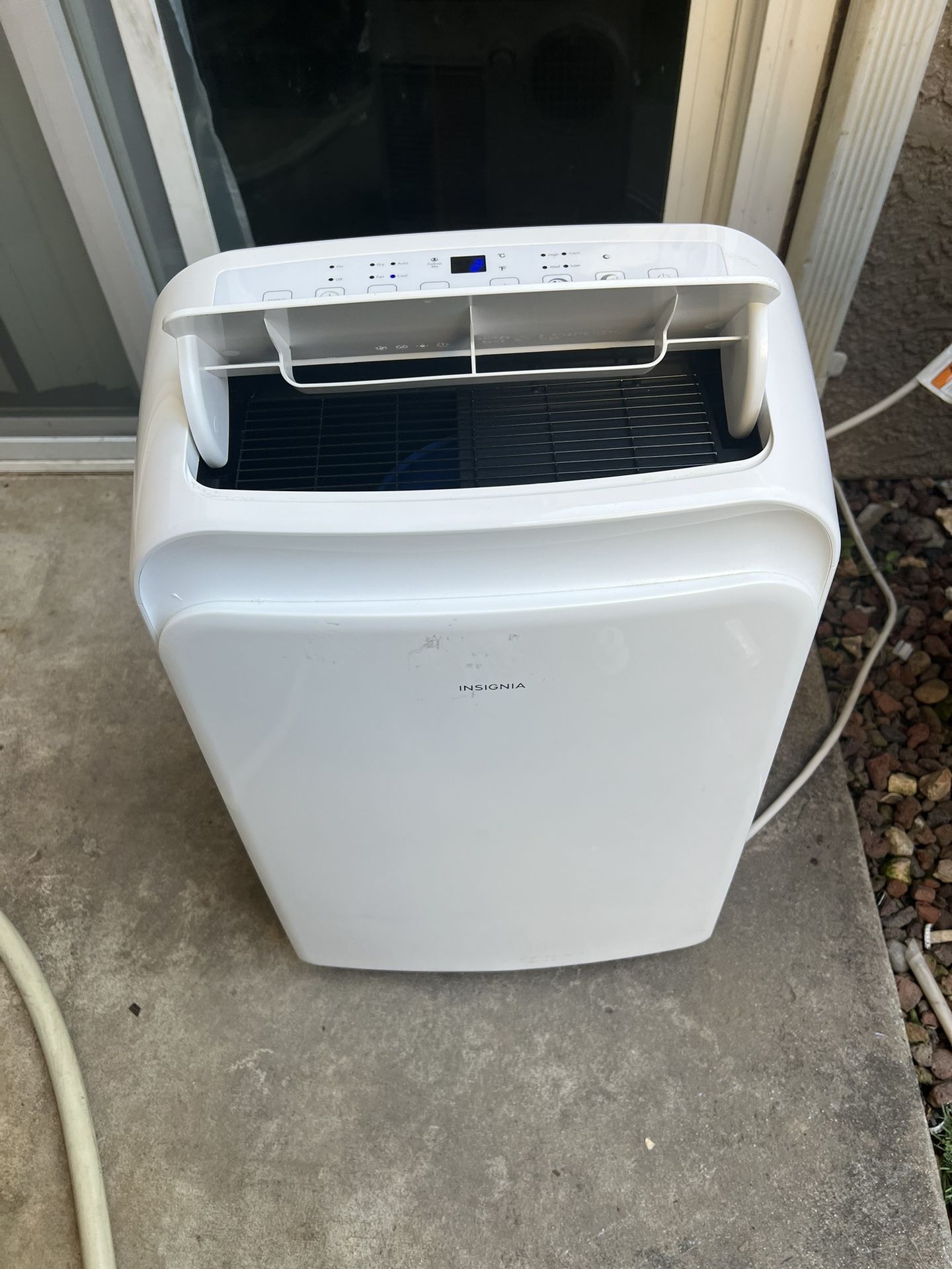 Great Condition Portable Ac Units Insignia Brand From Best Buy 120 Blows Very Cold Air 12000btu