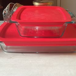 Pyrex 4 Piece With Red Covers 