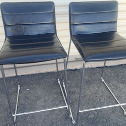 2 Bar Stools  Sturdy  24" Excellent Condition 