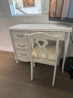 student White desk with chair