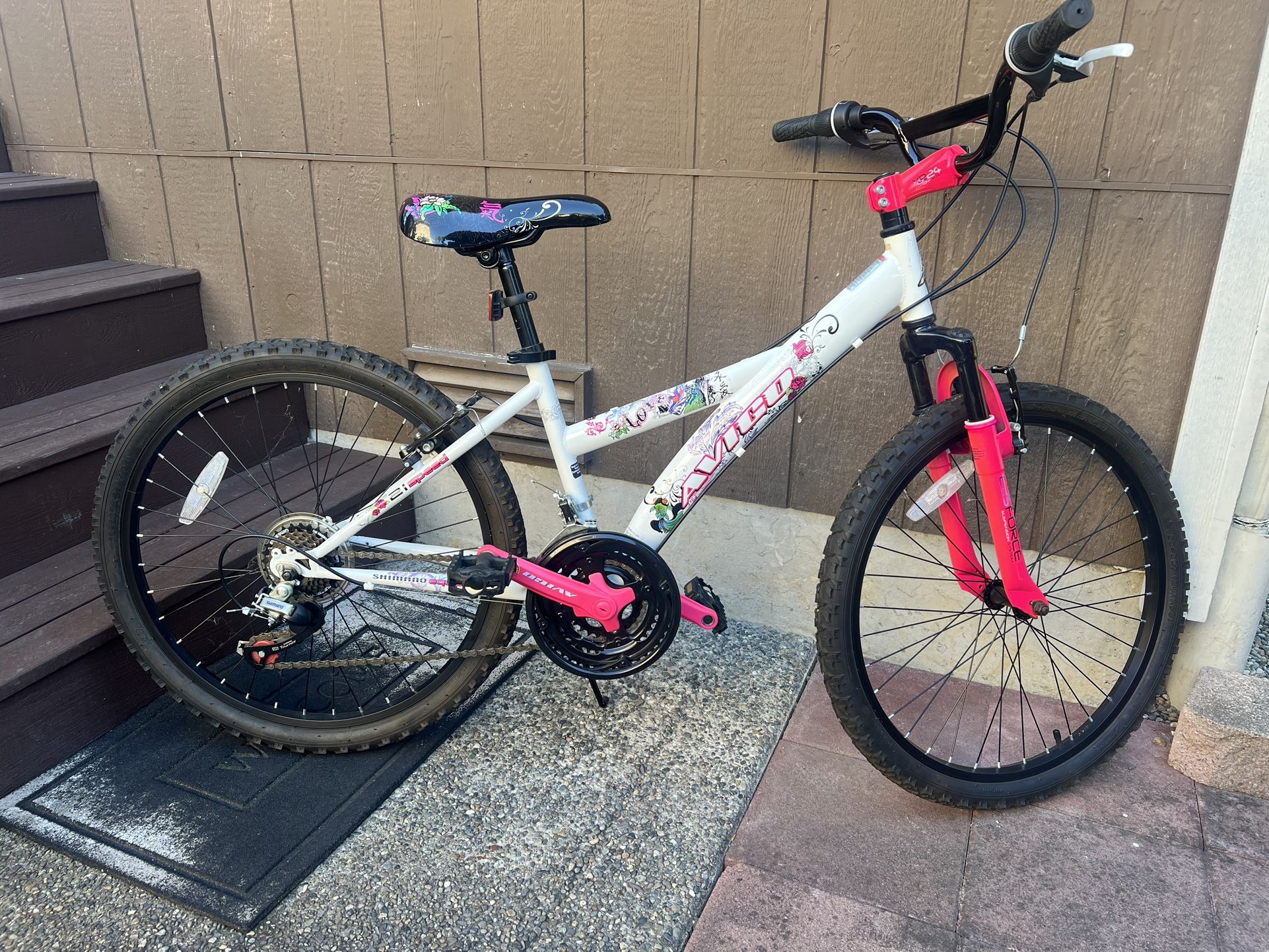 Girls Avigo Bike 24”