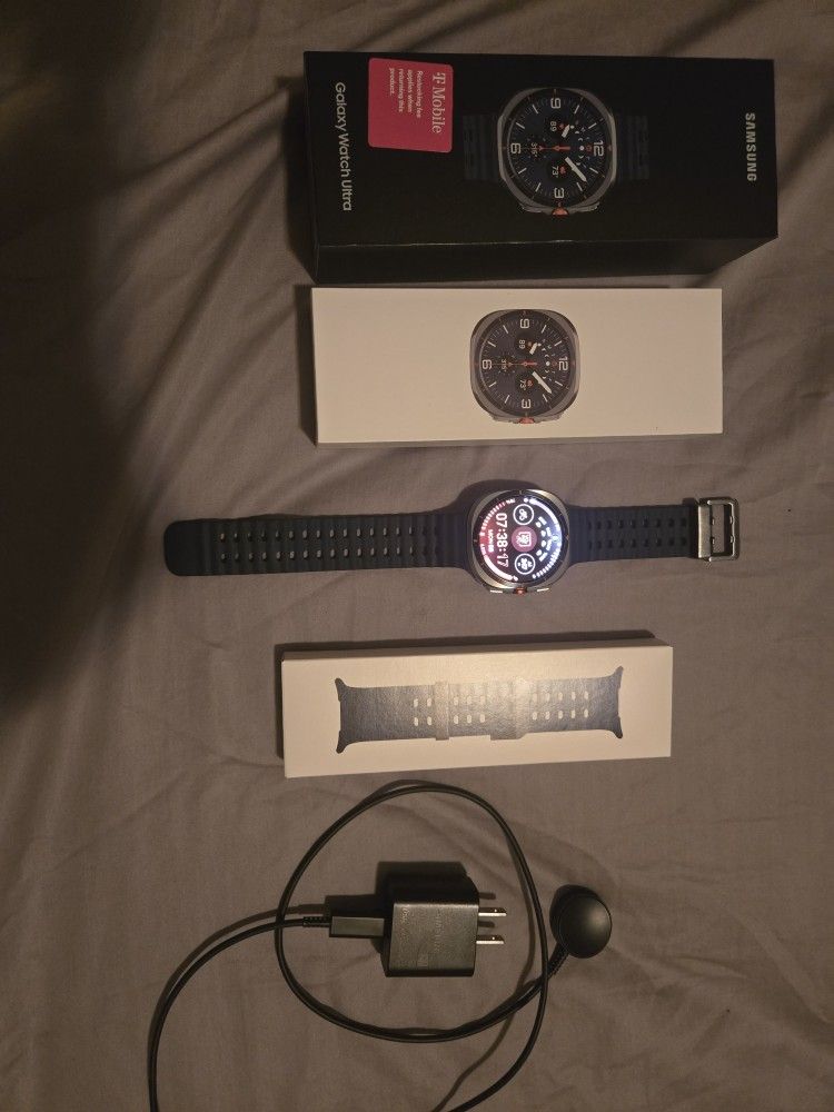 Samsung Galaxy Watch Ultra 2025 64GB SM-L705U