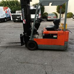 Toyota Electric Forklift