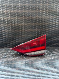 2015 2016 2017 2018 2019 2020 Genesis G80 Right Passenger Side Inner Tail Light OEM