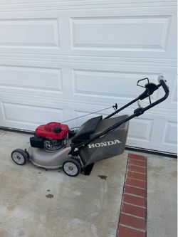 Honda self propelled lawnmower